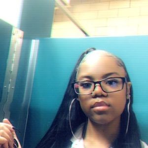 Meet your Posher, Shalay